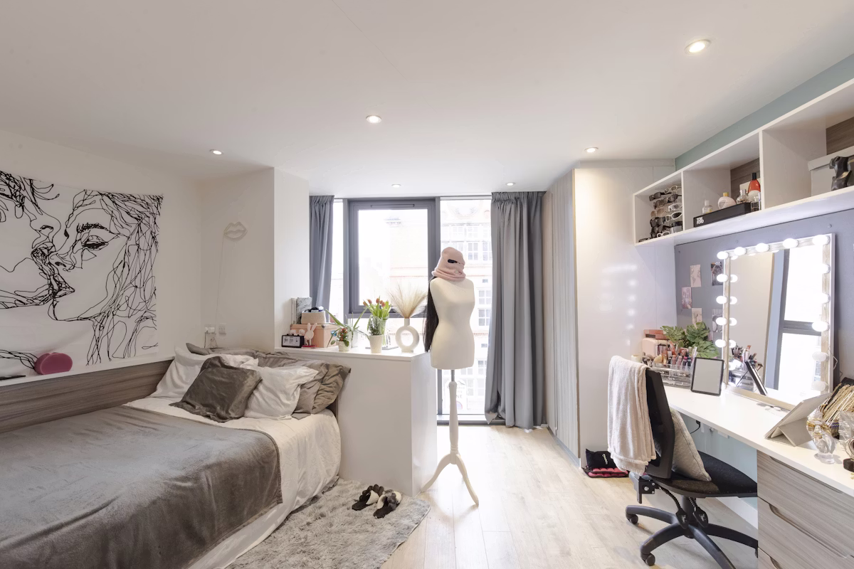 Lumya Leicester - Gallery - 45