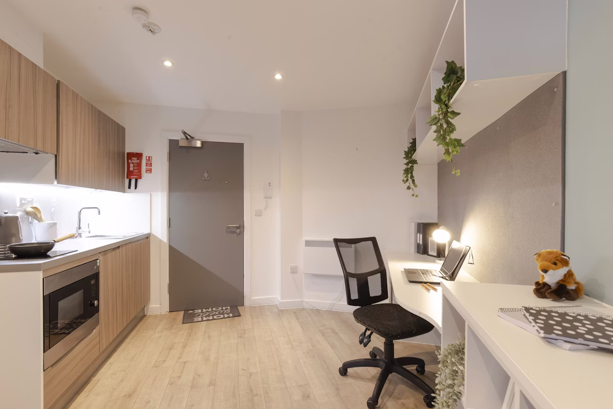 Lumya Leicester - Gallery - 89