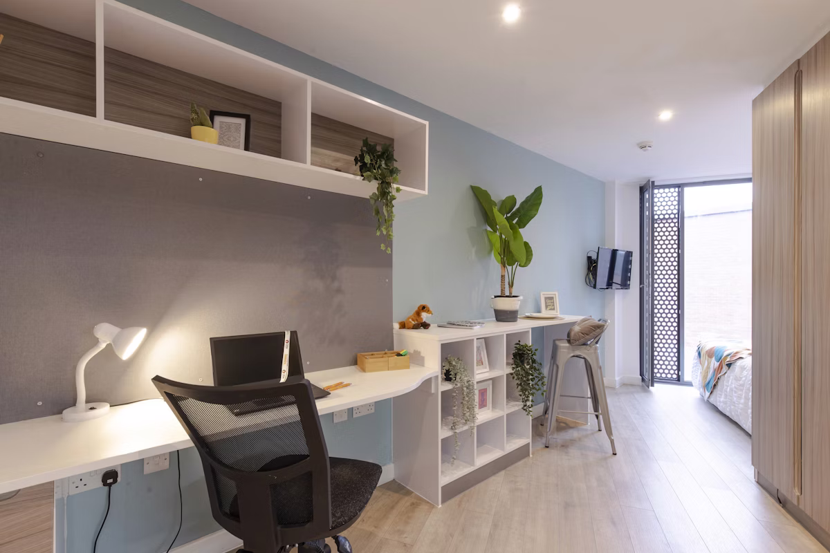 Lumya Leicester - Gallery - 88