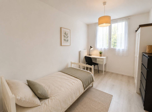 95m² Private room in a flatshare for 1 person