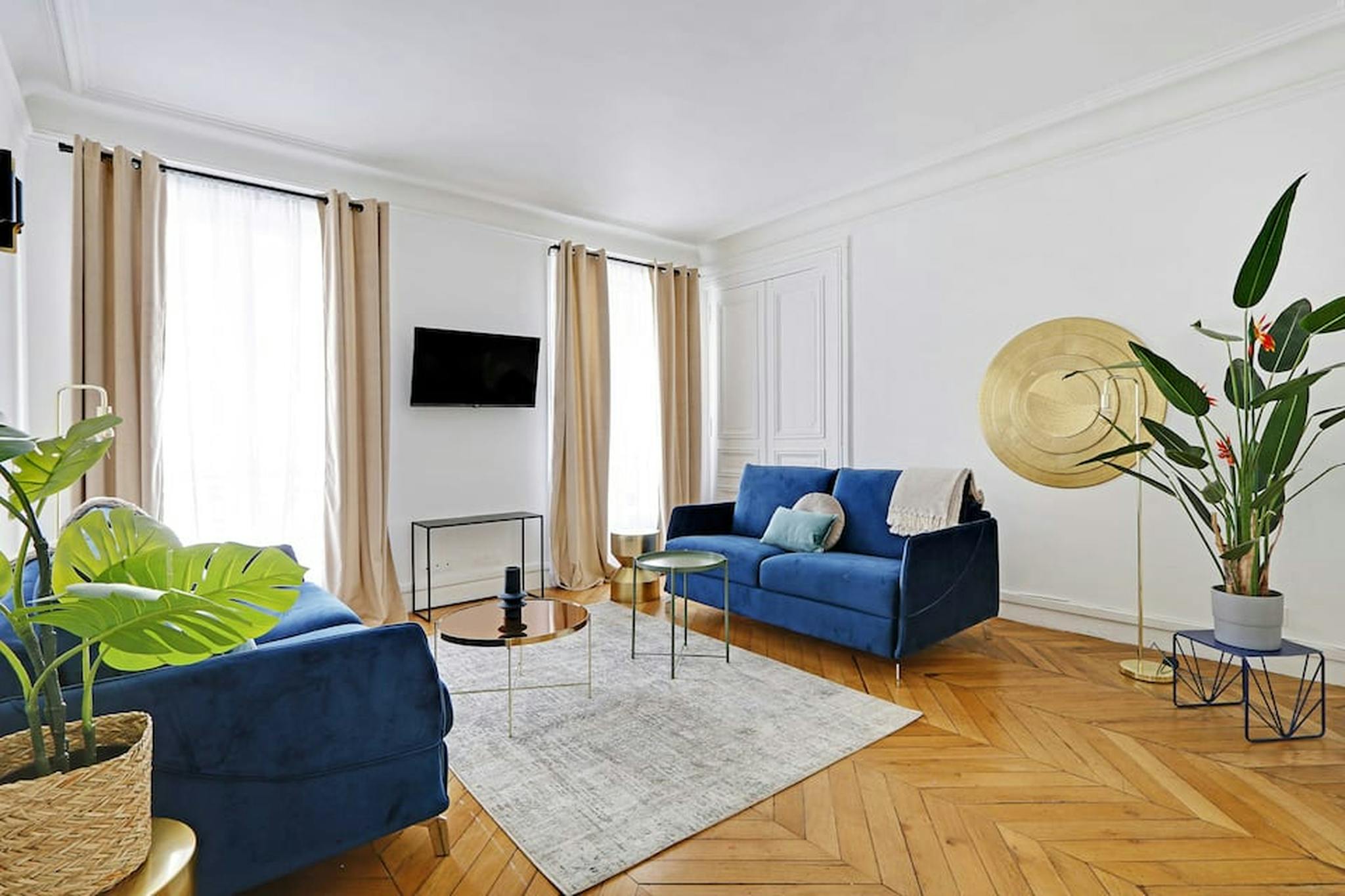  Entire Place  -  Rue Brunel, Paris  - Gallery -  1