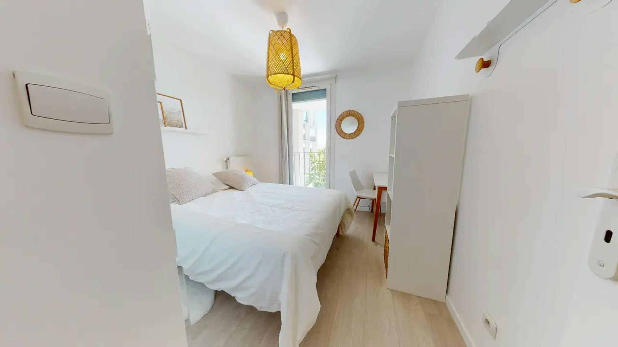  Private Room  -  Avenue de l'Europe, Lyon  - Gallery -  1