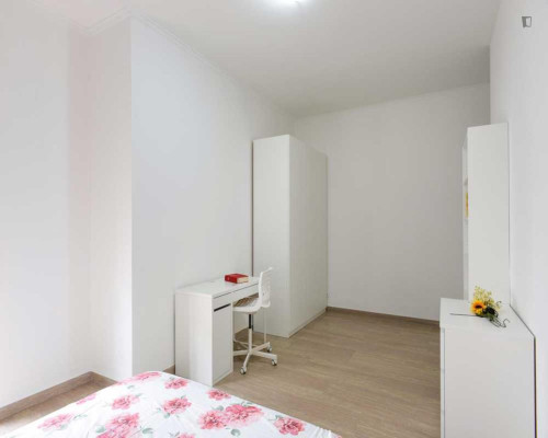 Comfortable double bedroom next to the Quattro Venti train station - Gallery - 3