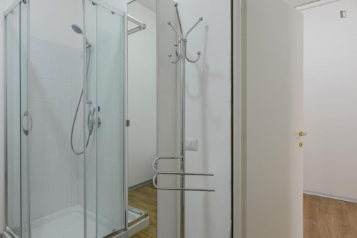 Comfortable double bedroom next to the Quattro Venti train station - Gallery - 7