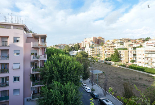 Comfortable double bedroom next to the Quattro Venti train station - Gallery - 8