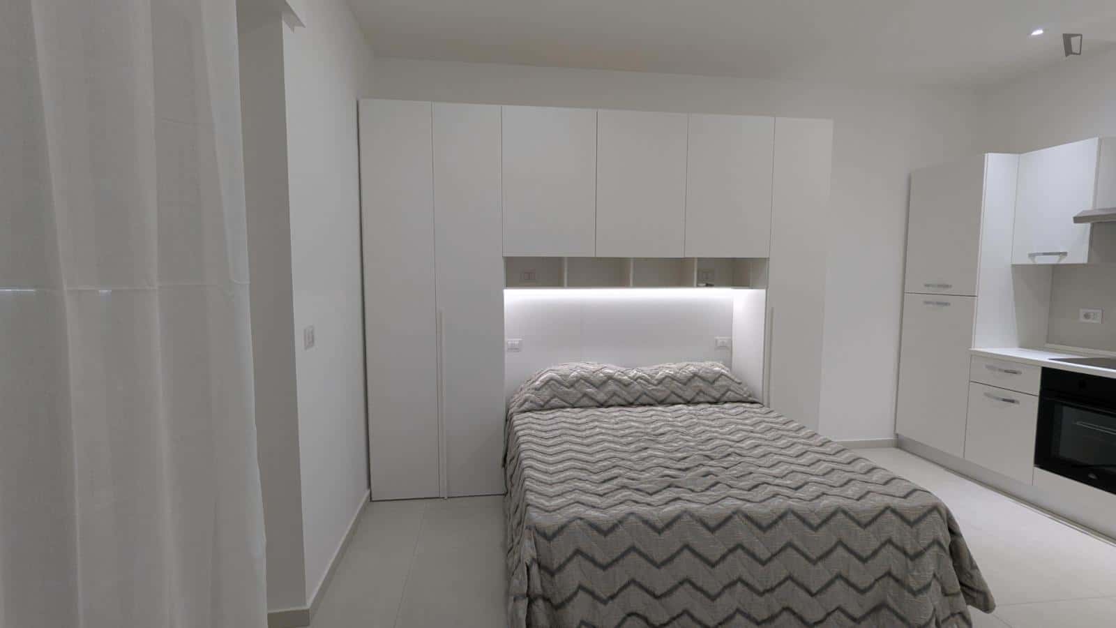 Apartment In Viale Marco Polo, Catania For 20 M² - 1