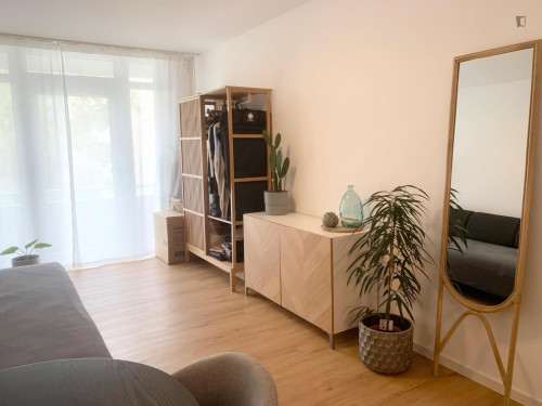 Cozy Studio with a balcony close to Poccistraße