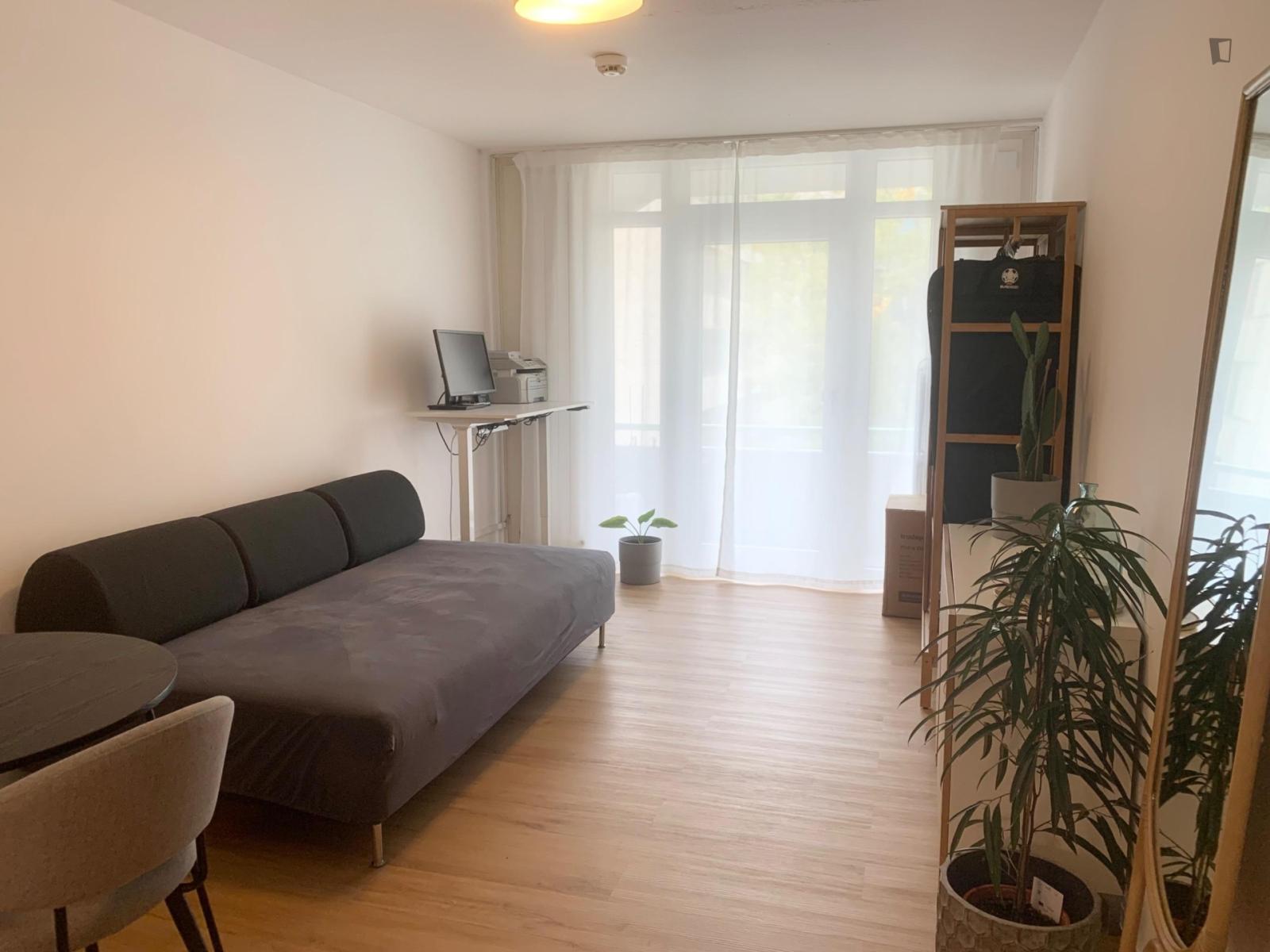  Cozy Studio With A Balcony Close To Poccistraße  -  Cozy Studio with a balcony close to Poccistraße  - Gallery -  1