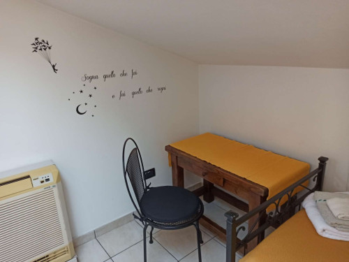 Spacious room with drawers in apartment in Torre Vecchia  - Gallery -  2