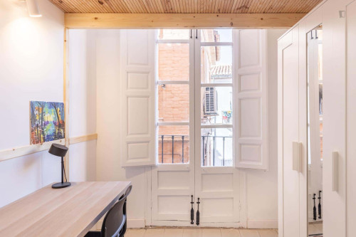 Room in Calle Tundidores, Granada for 150 m² with 7 bedrooms