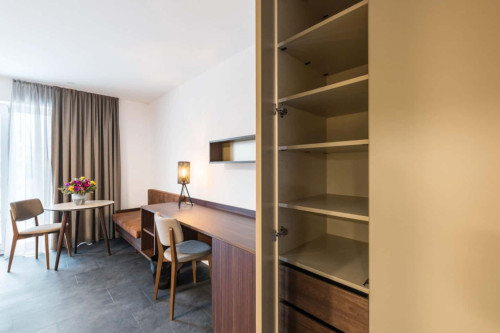 Modernes Apartment mit Balkon, Parkplatz & Top-Anbindung