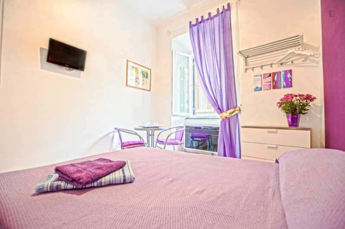 Room in Via Calatafimi, Roma for 103 m² with 4 bedrooms