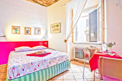Room in Via Calatafimi, Roma for 103 m² with 4 bedrooms