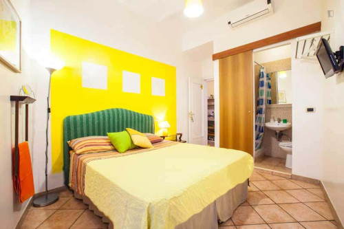 Room in Via Calatafimi, Roma for 103 m² with 4 bedrooms