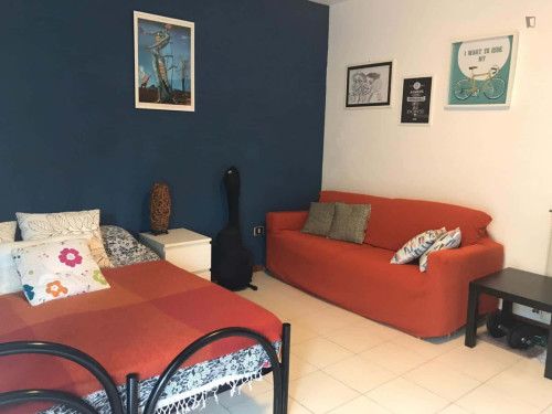 Room in Via Trasaghis, Roma for 61 m² with 2 bedrooms