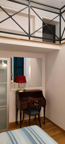Room in Via Luigi Settembrini, Roma for 61 m² with 2 bedrooms