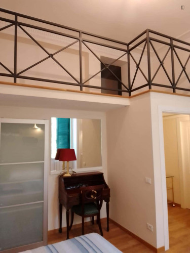 Room in Via Luigi Settembrini, Roma for 61 m² with 2 bedrooms