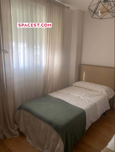 Room in Camino del Sanatorio Marítimo, Torremolinos with 3 bedrooms - Gallery - 3