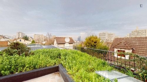Inviting double bedroom near Square Robespierre in Ivry Sur Seine