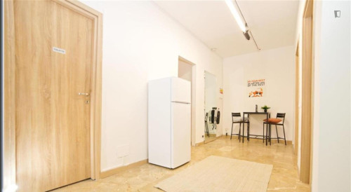 Ample double bedroom in the heart of Varese - Gallery - 14