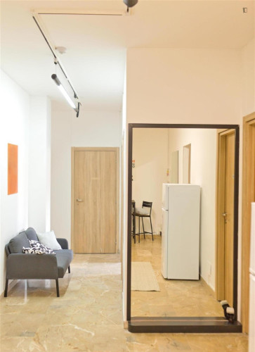 Ample double bedroom in the heart of Varese - Gallery - 12