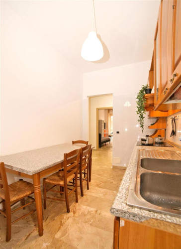 Ample double bedroom in the heart of Varese - Gallery - 7