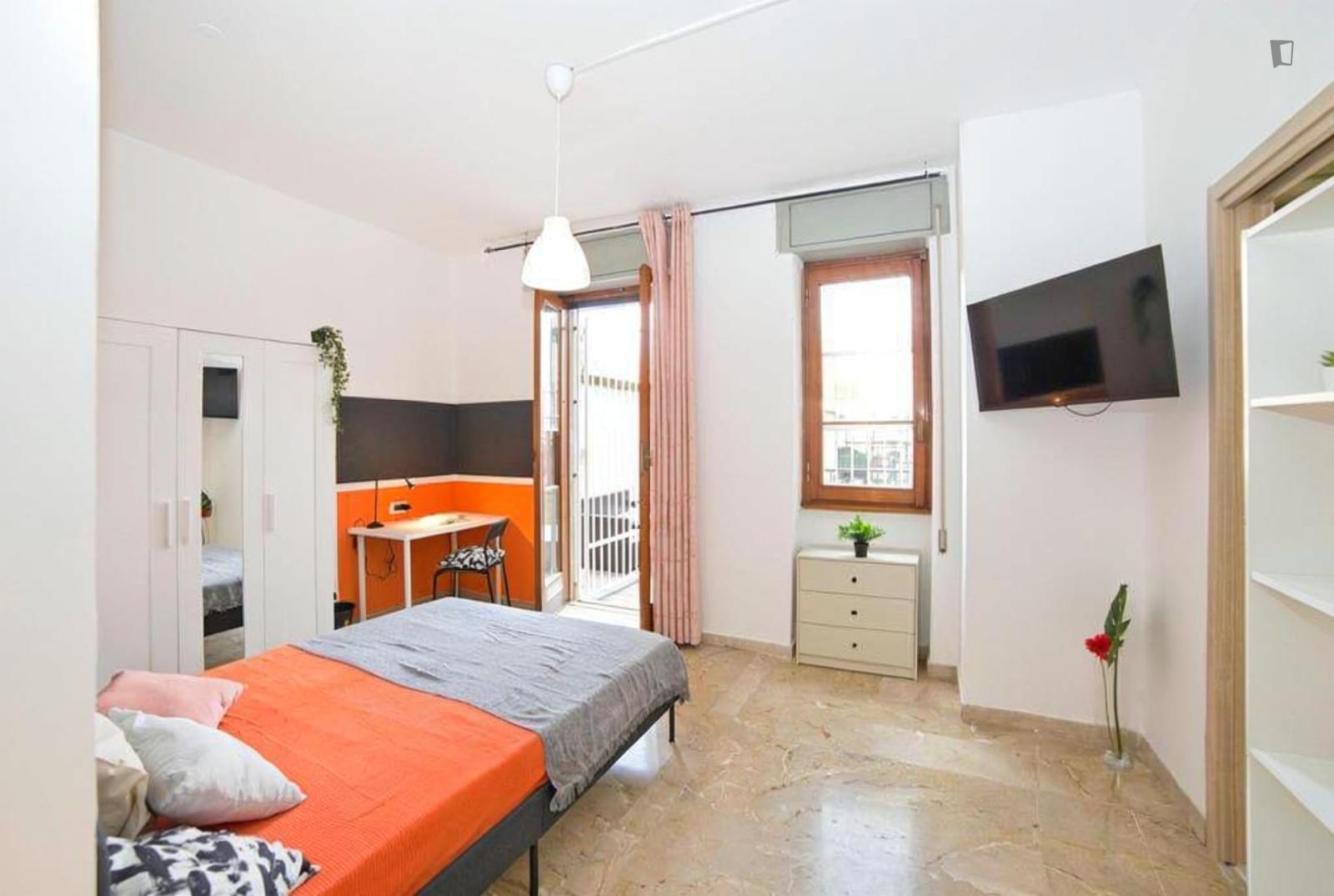  Big Double Ensuite Bedroom Near The Varese Train Station  -  Big double ensuite bedroom near the Varese train station  - Gallery -  1