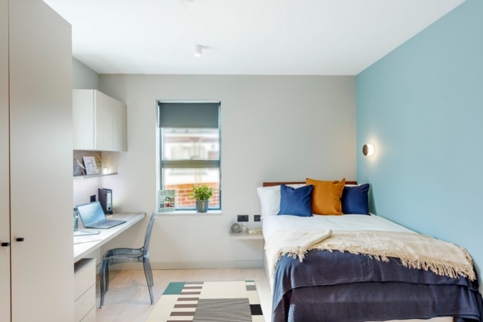  Executive Studio  -  The Garage  - Gallery -  3