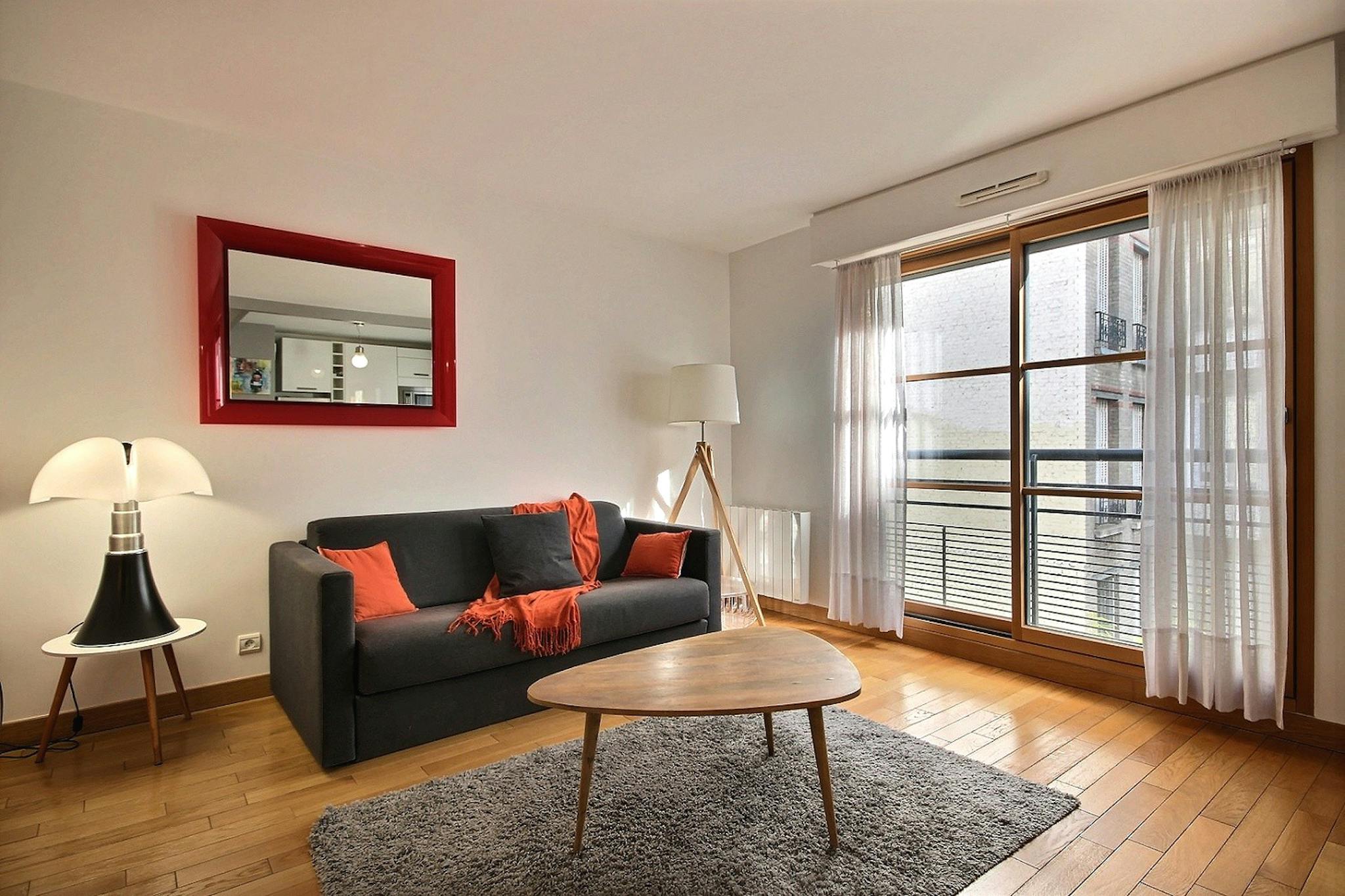  Entire Place  -  Avenue René Boylesve, Paris  - Gallery -  1
