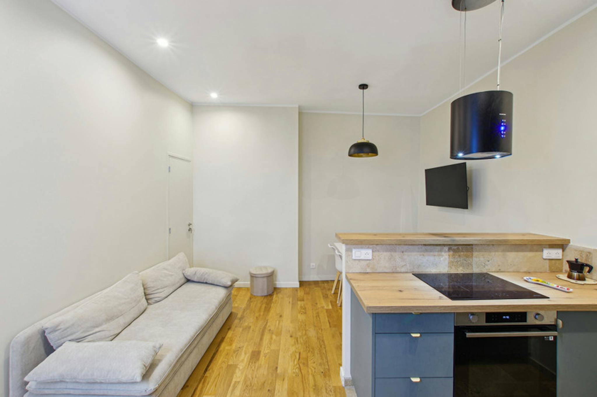  Entire Place  -  Rue du Faubourg Saint-Denis, Paris  - Gallery -  1