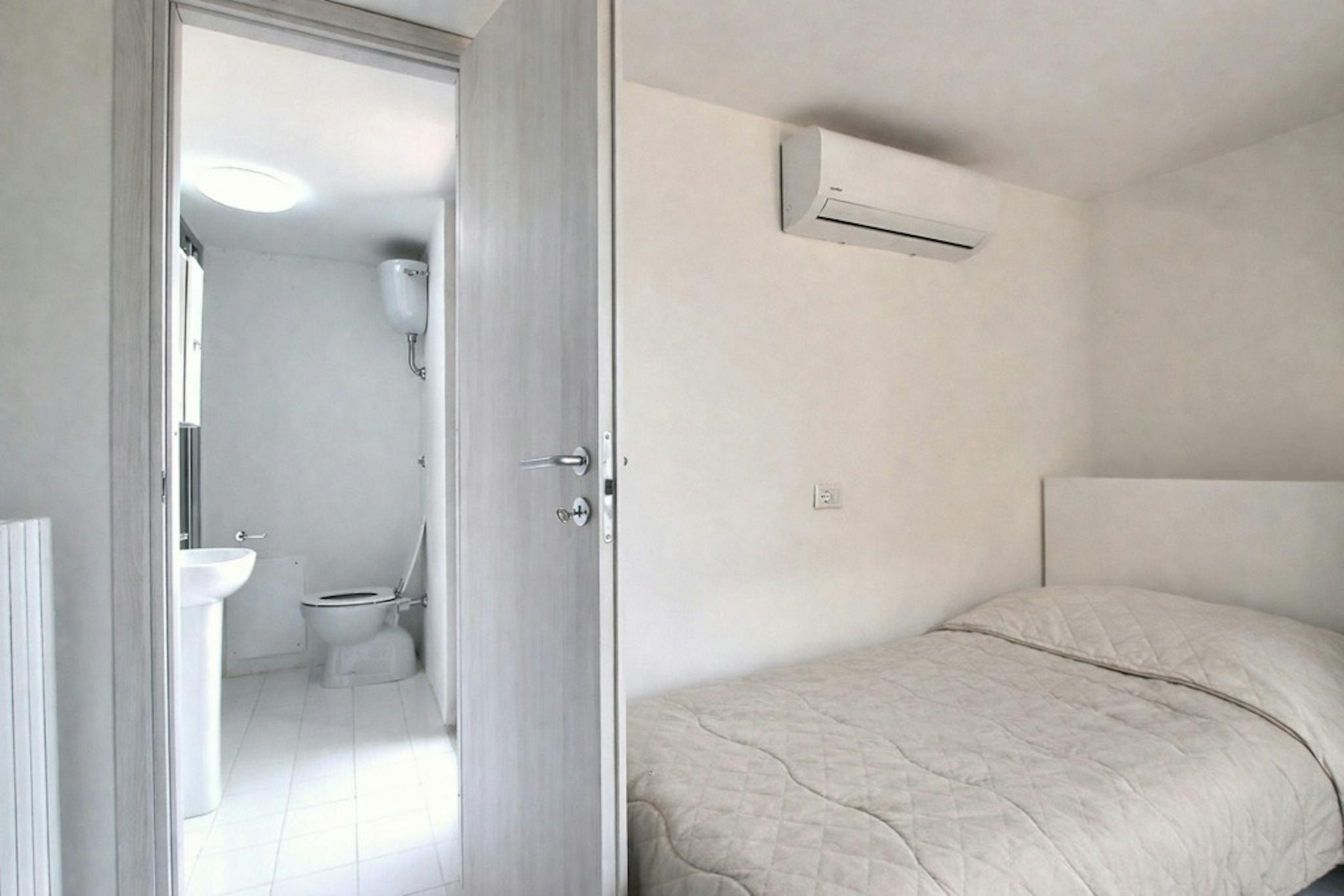  Private Room  -  Via dei Lentuli, Rome  - Gallery -  1