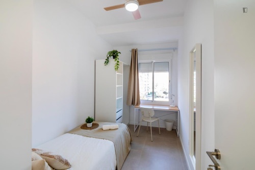 Very cosy single bedroom in Quatre Carreres - Gallery - 13