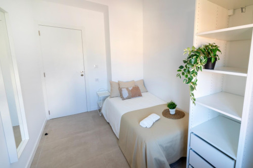 Very cosy single bedroom in Quatre Carreres - Gallery - 23