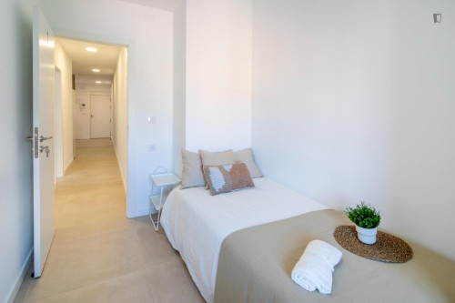 Very cosy single bedroom in Quatre Carreres - Gallery - 22