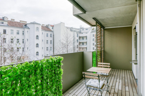Bright 1-bedroom flat near the IBS International Business School