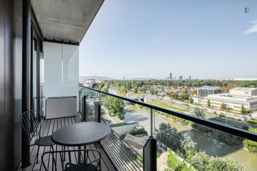 Nice 1-bedroom flat near the Schlachthausgasse subway station