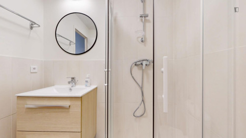 Nice double ensuite bedroom near Parc Clemenceau