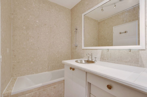 Chic 1BR Apartment on Avenue Victor Hugo near Arc de Triomphe