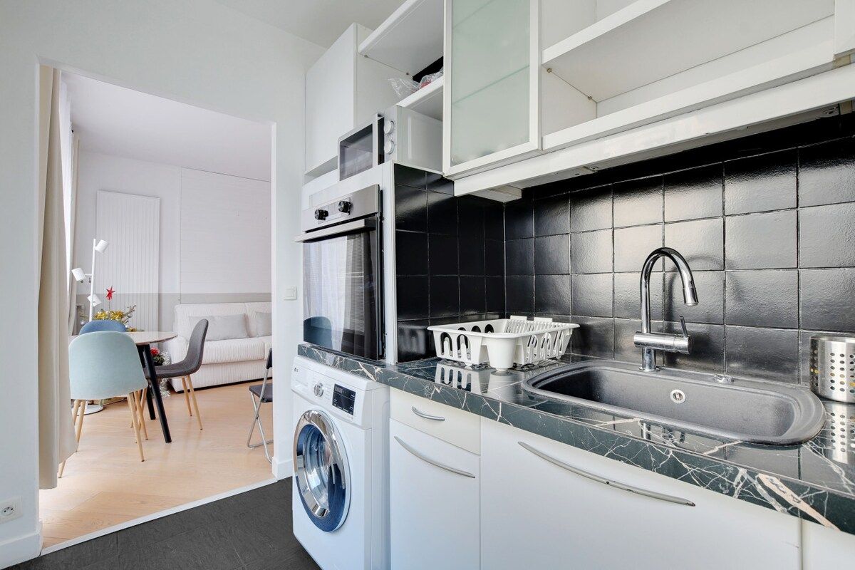  Chic 1BR Apartment On Avenue Victor Hugo Near Arc De Triomphe  -  Chic 1BR Apartment on Avenue Victor Hugo near Arc de Triomphe  - Gallery -  2