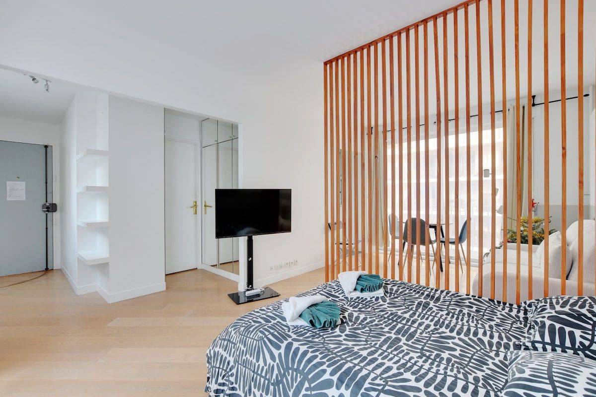  Chic 1BR Apartment On Avenue Victor Hugo Near Arc De Triomphe  -  Chic 1BR Apartment on Avenue Victor Hugo near Arc de Triomphe  - Gallery -  3