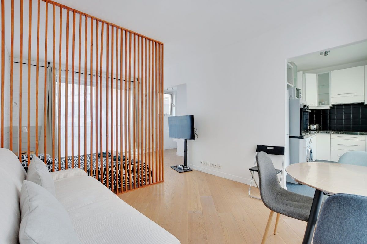  Chic 1BR Apartment On Avenue Victor Hugo Near Arc De Triomphe  -  Chic 1BR Apartment on Avenue Victor Hugo near Arc de Triomphe  - Gallery -  11