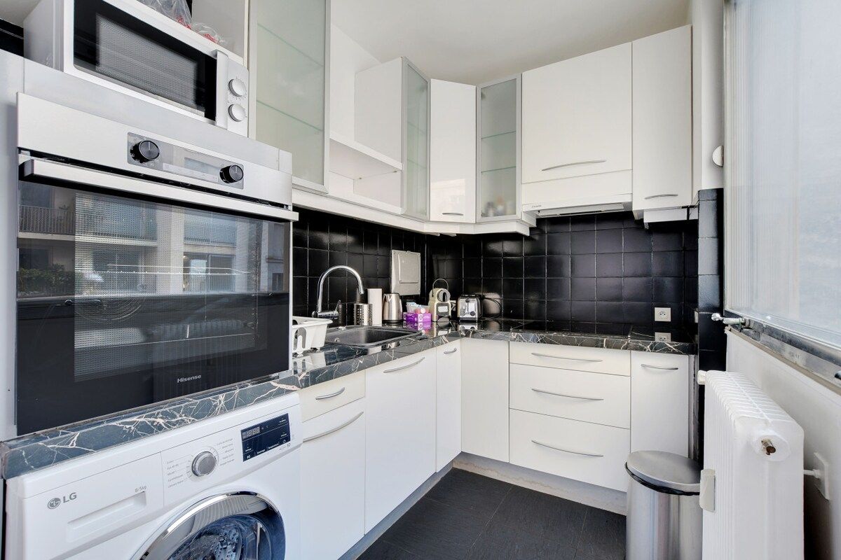  Chic 1BR Apartment On Avenue Victor Hugo Near Arc De Triomphe  -  Chic 1BR Apartment on Avenue Victor Hugo near Arc de Triomphe  - Gallery -  12