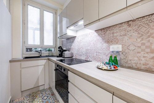Charming 1BR Courtyard Apartment near Place de Clichy