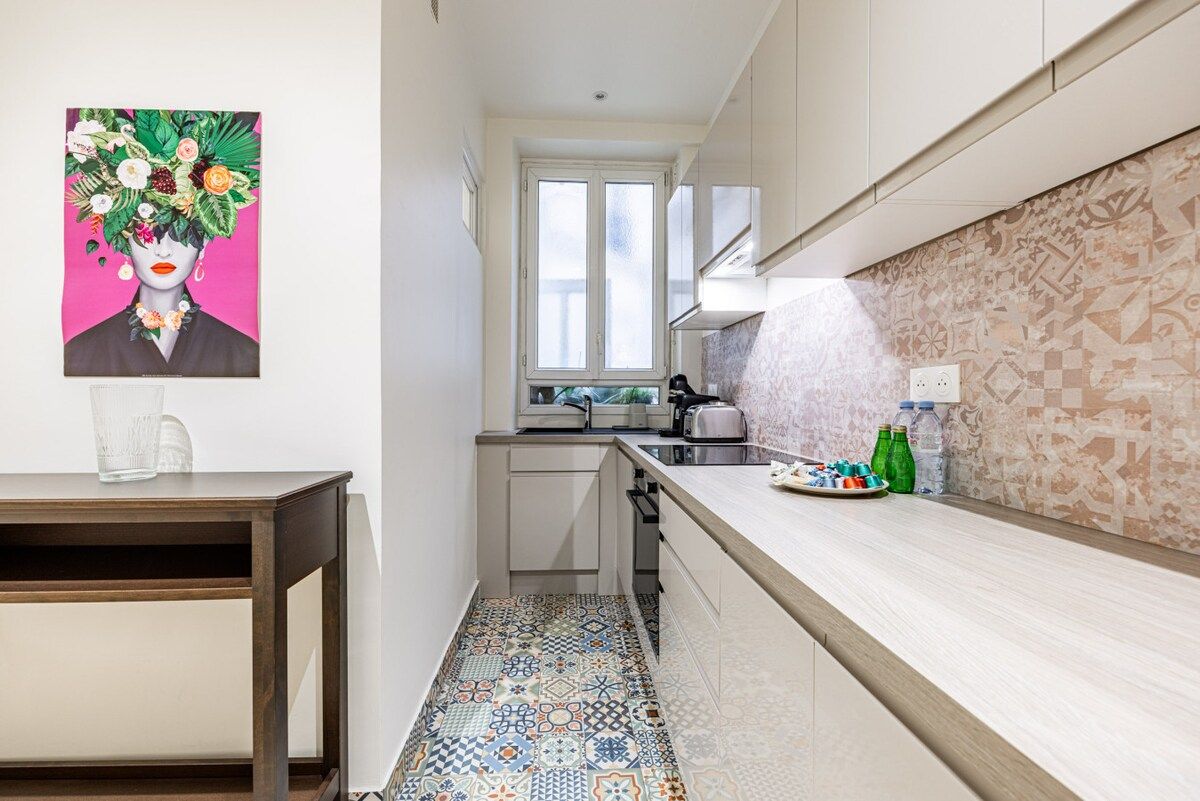  Charming 1BR Courtyard Apartment Near Place De Clichy  -  Charming 1BR Courtyard Apartment near Place de Clichy  - Gallery -  5