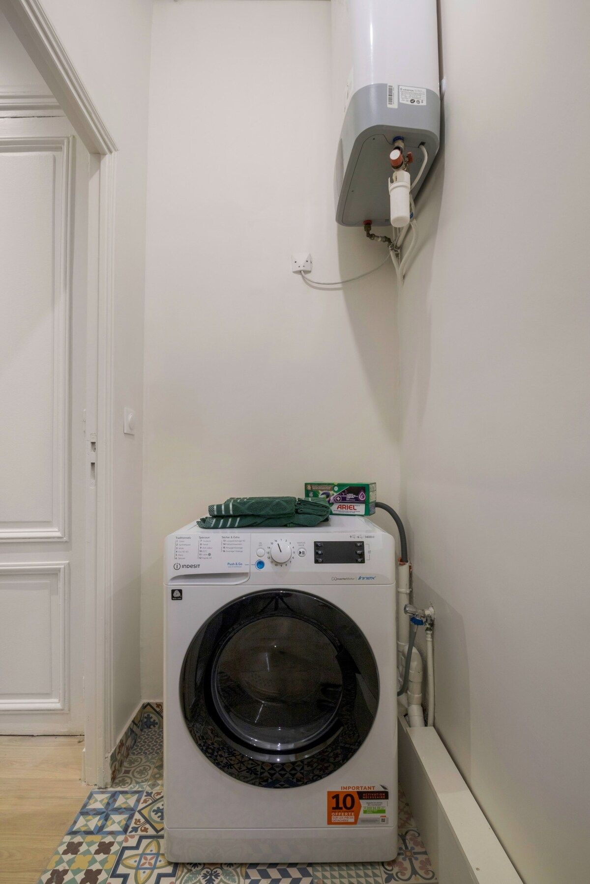  Charming 1BR Courtyard Apartment Near Place De Clichy  -  Charming 1BR Courtyard Apartment near Place de Clichy  - Gallery -  9