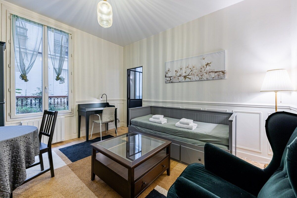  Charming 1BR Courtyard Apartment Near Place De Clichy  -  Charming 1BR Courtyard Apartment near Place de Clichy  - Gallery -  19