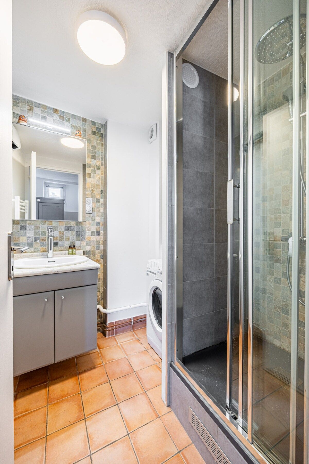  Cozy 1BR Apartment In Le Marais With AC  -  Cozy 1BR Apartment in Le Marais with AC  - Gallery -  4