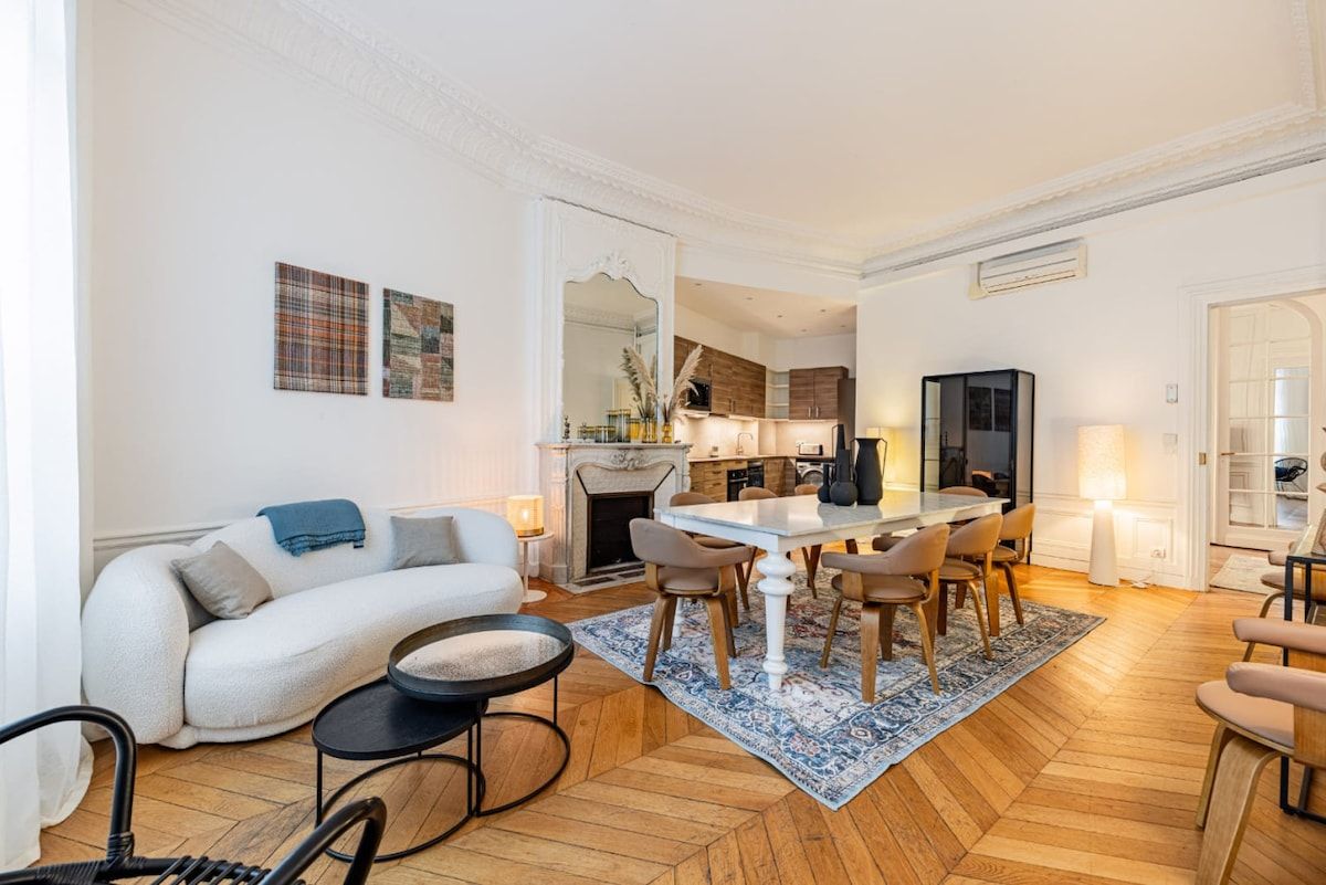  Elegant 4BR Haussmannian Apartment Near Avenue Hoche  -  Elegant 4BR Haussmannian Apartment near Avenue Hoche  - Gallery -  8
