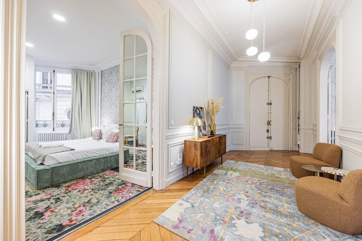  Elegant 4BR Haussmannian Apartment Near Avenue Hoche  -  Elegant 4BR Haussmannian Apartment near Avenue Hoche  - Gallery -  9