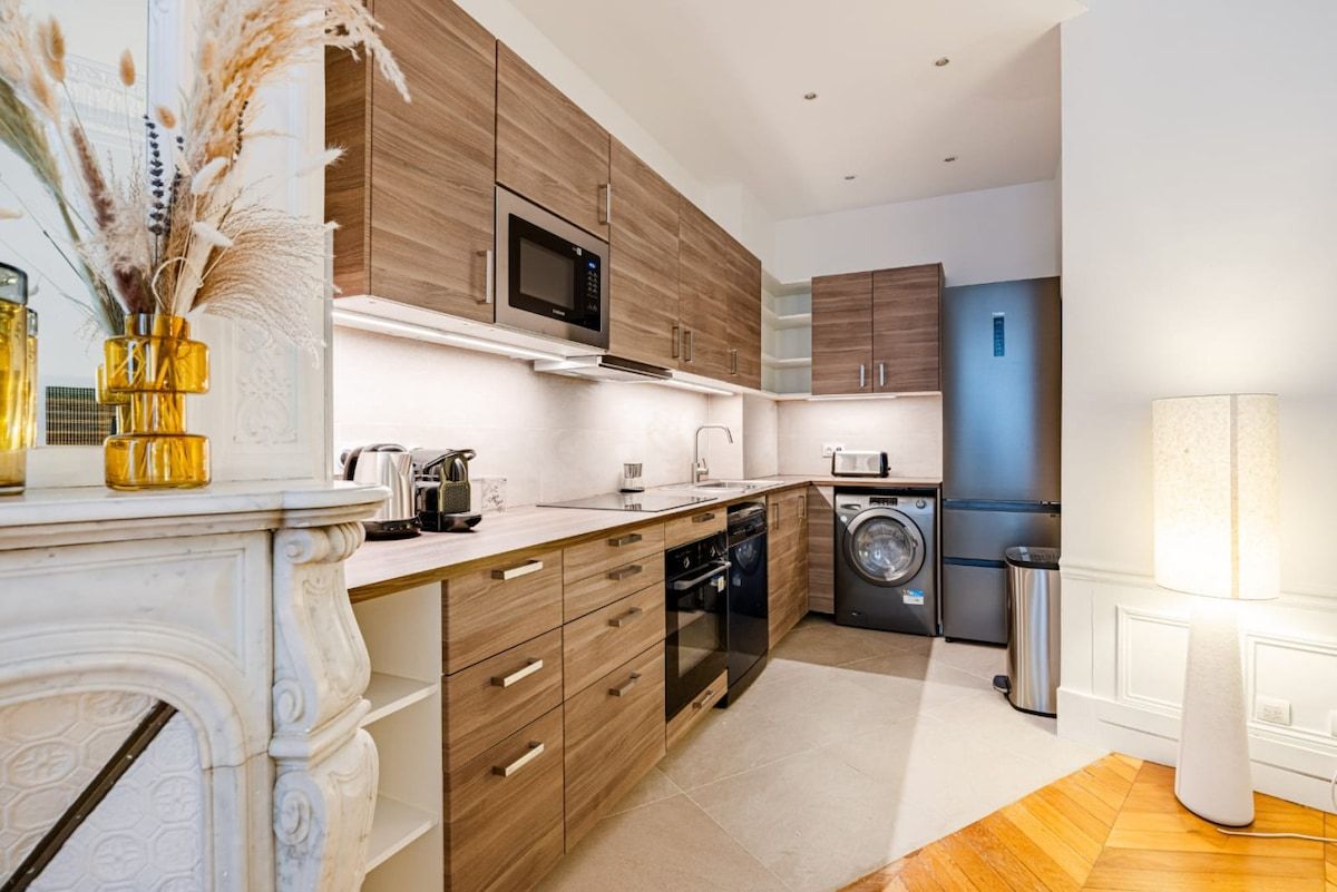  Elegant 4BR Haussmannian Apartment Near Avenue Hoche  -  Elegant 4BR Haussmannian Apartment near Avenue Hoche  - Gallery -  20